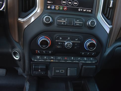 Used 2022 Chevrolet Silverado 2500 High Country w/ Z71 Off-Road Package image 22