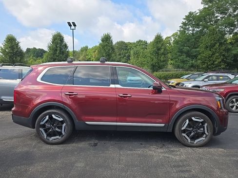 Used 2024 Kia Telluride S AWD/4WD image 9