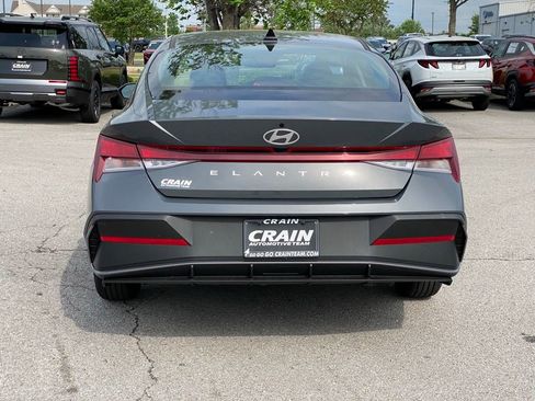New 2026 Hyundai Elantra SE FWD image 6