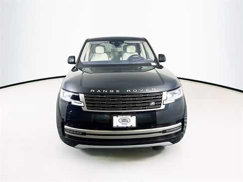 Used 2023 Land Rover Range Rover SE image 2