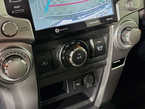 Used 2021 Toyota 4Runner SR5 Premium image 16