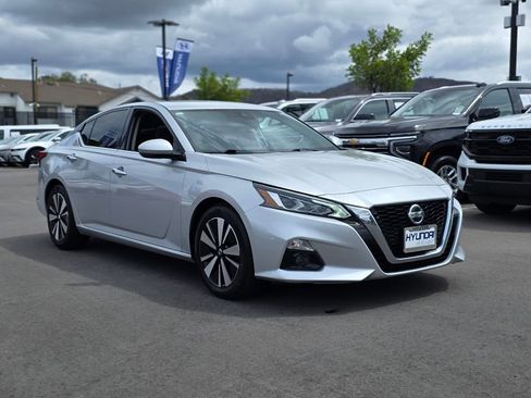 Used 2019 Nissan Altima 2.5 SL FWD image 4