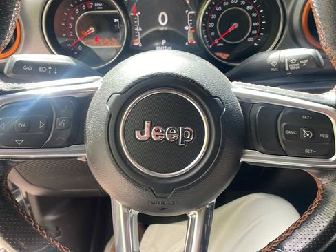 Used 2021 Jeep Gladiator Mojave AWD/4WD image 14