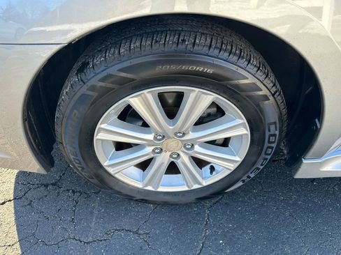 Used 2011 Subaru Legacy 2.5i Premium w/ All-Weather Pkg image 9