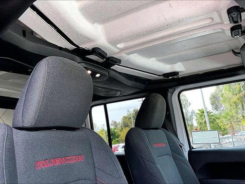 Certified 2025 Jeep Wrangler Unlimited Rubicon w/ Convenience Group AWD/4WD image 13