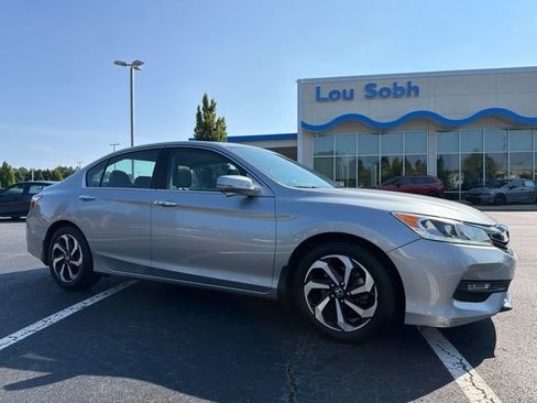 Certified 2017 Honda Accord EX-L image 4