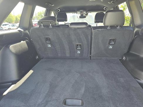 Used 2024 Jeep Grand Cherokee Limited w/ Black Appearance Package image 9