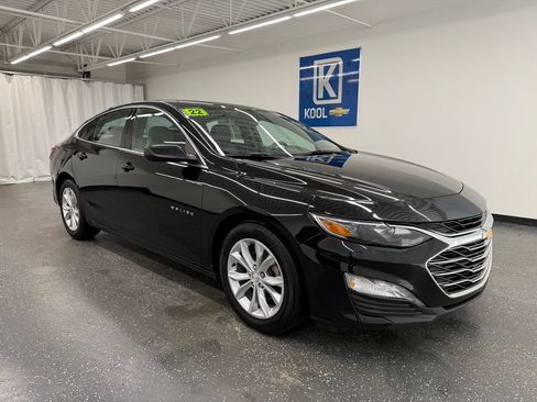 Used 2022 Chevrolet Malibu LT FWD image 1