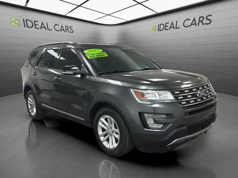 Used 2017 Ford Explorer XLT w/ Equipment Group 201A FWD image 3