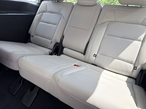 New 2026 Lincoln Navigator Reserve AWD/4WD image 18