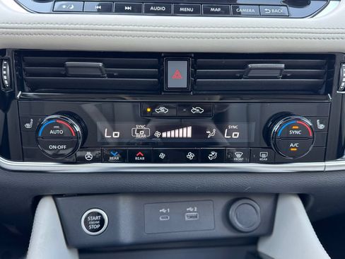 Used 2023 Nissan Rogue SL w/ SL Premium Package FWD image 24