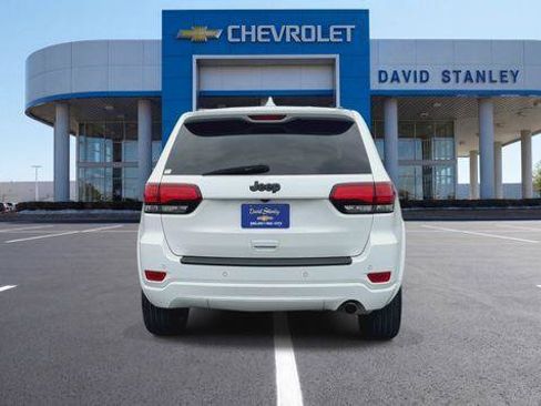 Used 2022 Jeep Grand Cherokee Laredo X RWD image 7