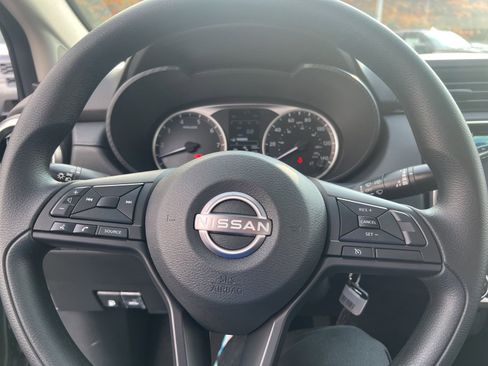 New 2025 Nissan Versa S image 30