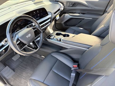 Certified 2025 Cadillac Lyriq Luxury w/ LPO, Floor Liner Package image 19