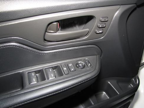 Certified 2025 Honda Odyssey EX-L image 12