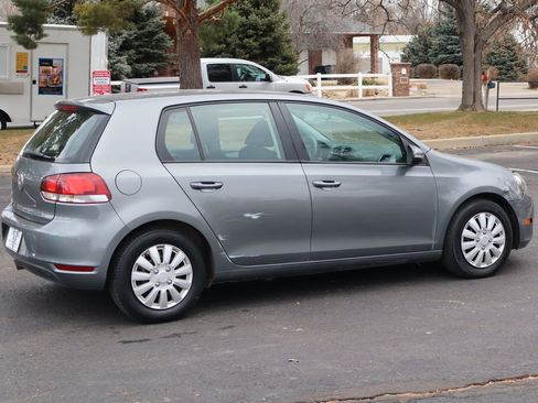 Used 2014 Volkswagen Golf 2.5L image 4