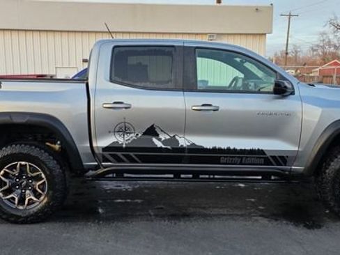 Used 2024 Chevrolet Colorado ZR2 w/ Technology Package image 6