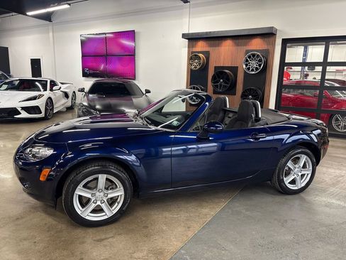 Used 2008 MAZDA MX-5 Miata Sport image 4
