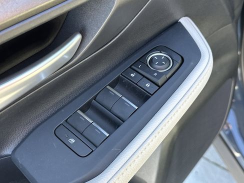 Used 2025 Toyota Grand Highlander LE image 15