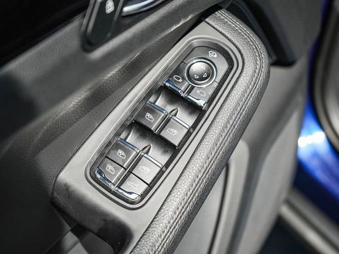 Used 2023 Porsche Macan image 19