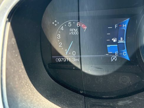 Used 2019 Ford Edge Titanium FWD image 12