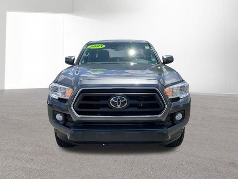 Used 2021 Toyota Tacoma SR5 AWD/4WD image 8