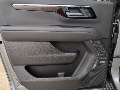 New 2026 Chevrolet Suburban LT w/ Comfort Package image 10