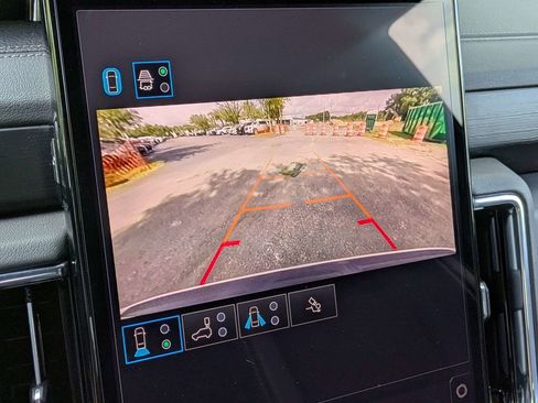 Used 2025 GMC Yukon Denali RWD image 22