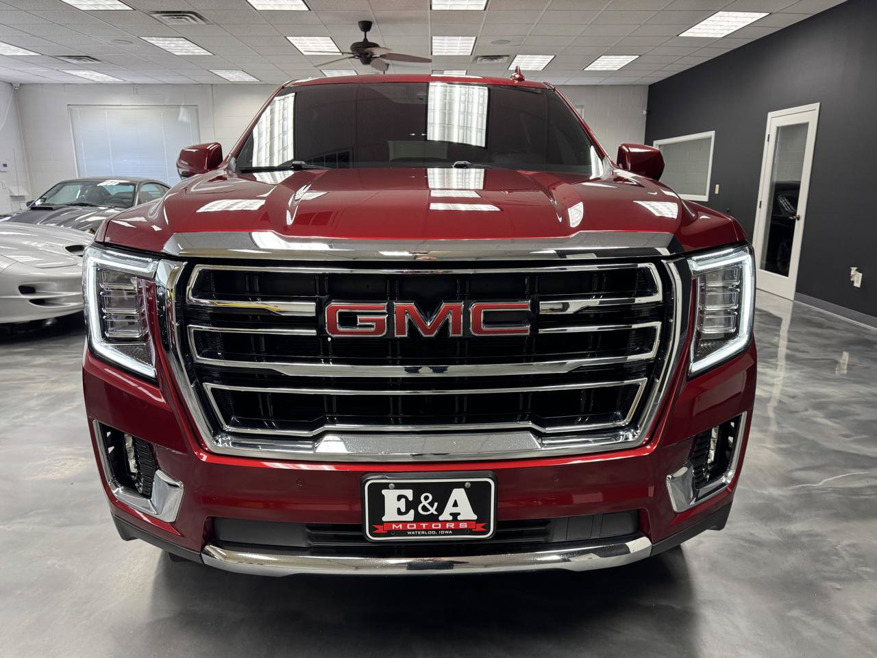 Used 2022 GMC Yukon XL SLT AWD/4WD image 16