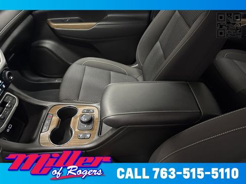 Used 2023 GMC Acadia SLE w/ Driver Convenience Package image 14