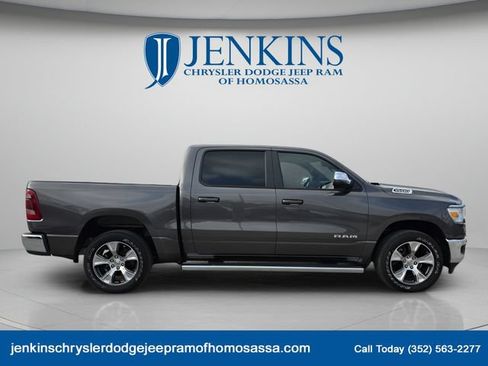 Used 2023 RAM 1500 Laramie AWD/4WD image 2