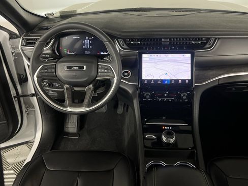 Certified 2024 Jeep Grand Cherokee Limited image 14