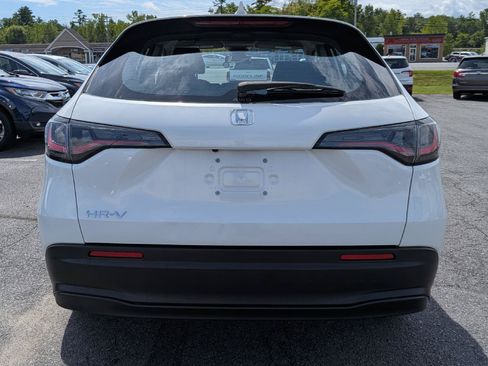 Used 2025 Honda HR-V LX image 9