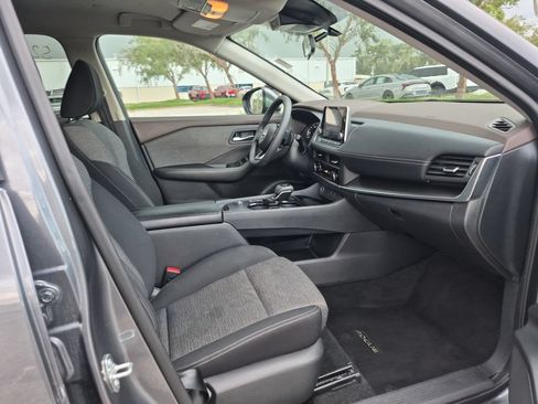 Used 2023 Nissan Rogue SV FWD image 9