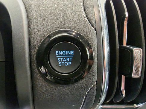 Used 2025 Ford Expedition Max Platinum AWD/4WD image 28
