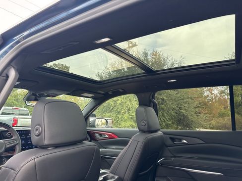 New 2026 Chevrolet Traverse RS w/ LPO, Floor Liner Package image 9