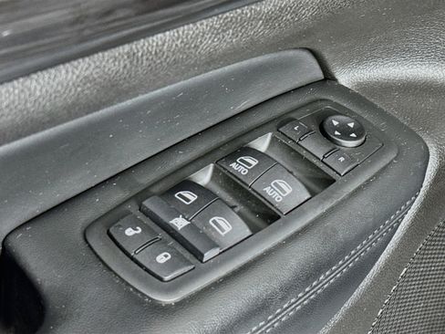 Used 2021 Jeep Grand Cherokee Laredo X AWD/4WD image 18