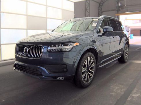 Used 2022 Volvo XC90 T5 Momentum w/ Climate Package FWD image 1