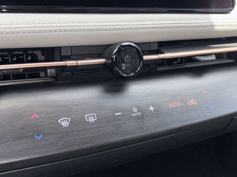 Certified 2024 Nissan Ariya AWD image 6