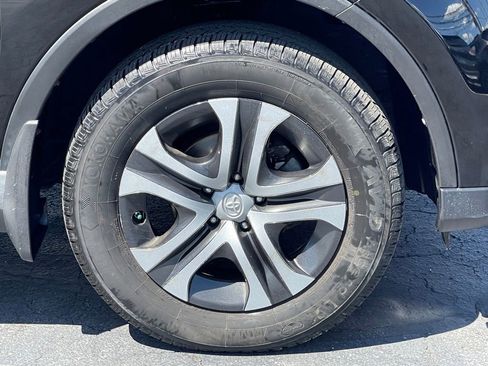 Used 2018 Toyota RAV4 LE w/ All Weather Liner Package AWD/4WD image 10