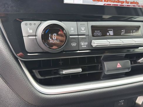 Used 2025 Toyota Grand Highlander FWD image 26