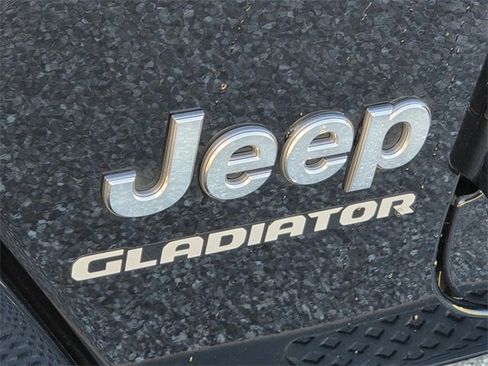 Used 2020 Jeep Gladiator Overland image 36
