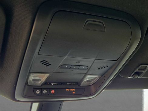 Used 2017 Cadillac XT5 FWD image 31