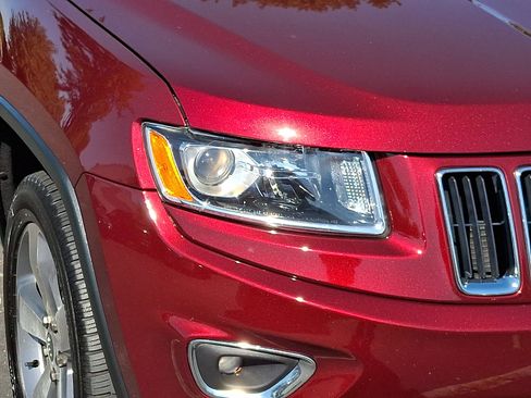 Used 2016 Jeep Grand Cherokee Limited AWD/4WD image 9
