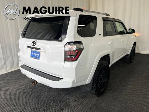 Used 2021 Toyota 4Runner SR5 Premium w/ Moonroof Package AWD/4WD image 32