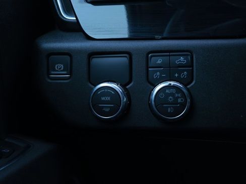 Used 2025 GMC Sierra 1500 SLT image 15