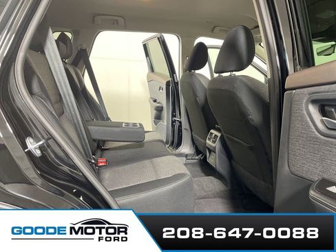 Used 2023 Nissan Rogue SV image 21