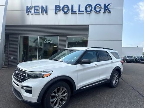 Used 2020 Ford Explorer XLT w/ Equipment Group 202A AWD/4WD image 2