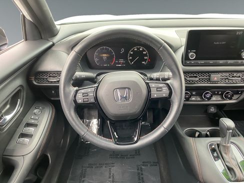 Used 2025 Honda HR-V Sport image 12
