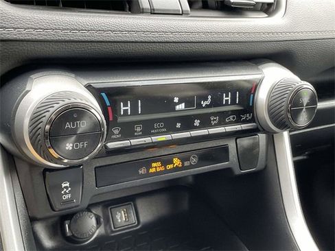 Used 2024 Toyota RAV4 LE image 29